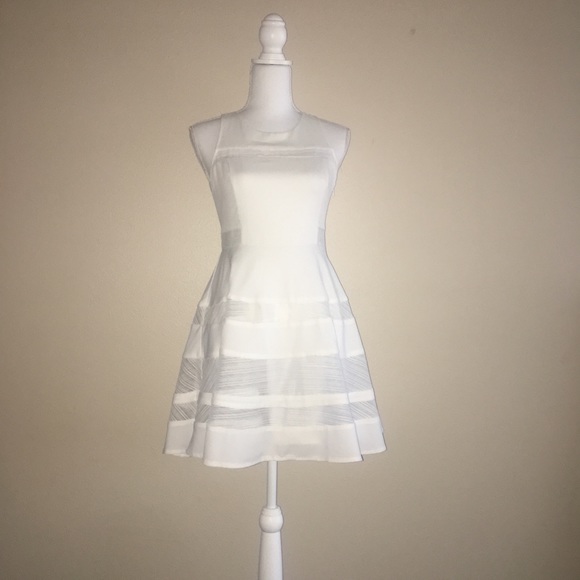 🤍💥LAST CHANCE! Lulu’s dress with cutout details - Picture 3 of 6